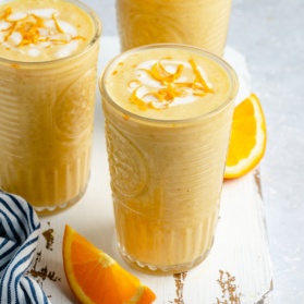 orange creamsicle smoothie in a glass